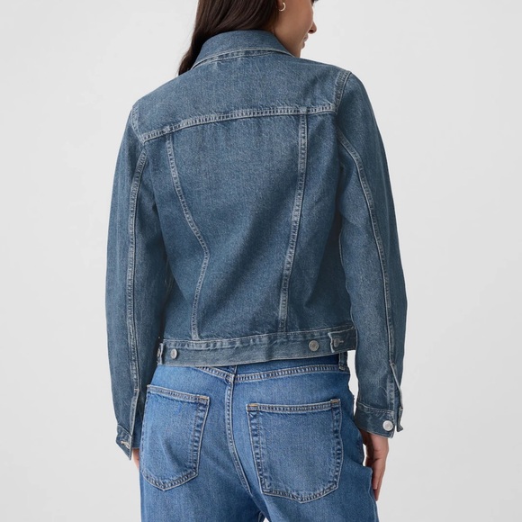 NWT GAP Icon Denim Jacket Color: Medium Wash - Picture 3 of 7